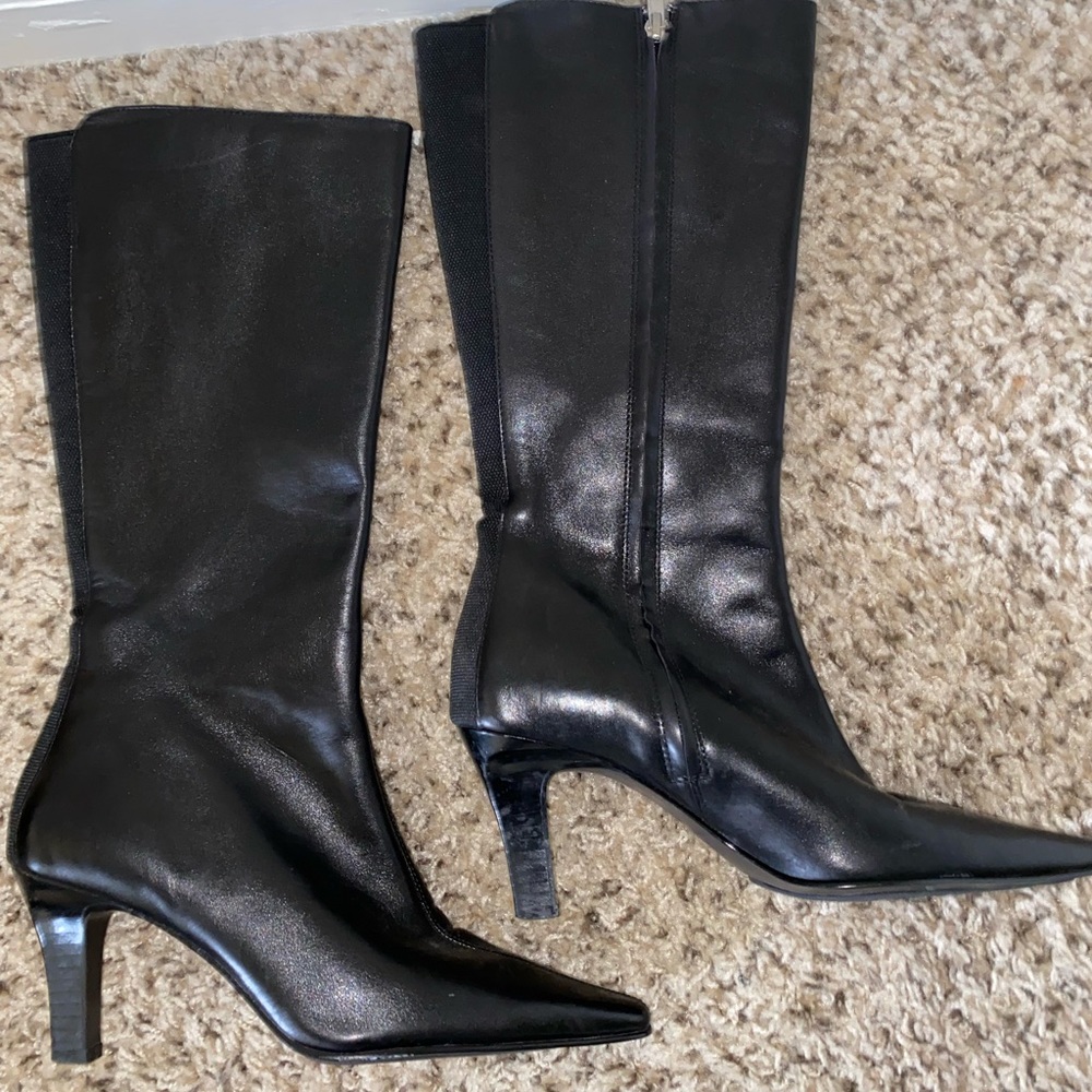 Ladies size 8 Anne Klein knee boots